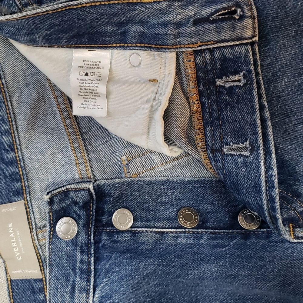 Everlane The Cheeky Jean, Size 28 Regular. - Picture 4 of 12